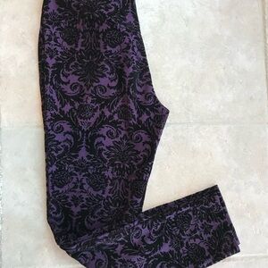 Roz & Ali Purple & Black Velvet Patterned Leggings